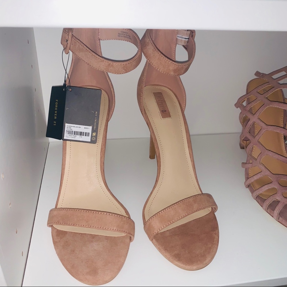 F21 BEIGE HEELS - Picture 3 of 5